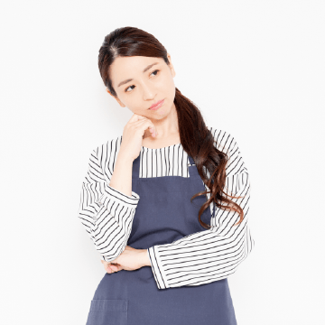 考える女性